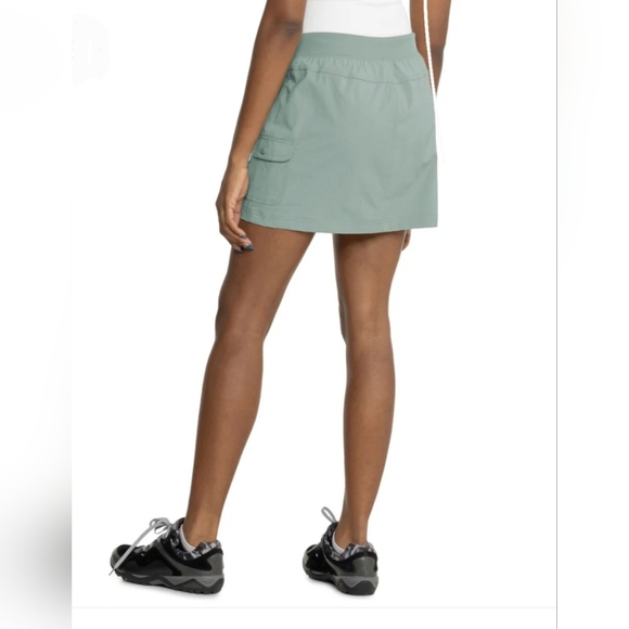 Eddie Bauer Women's Christine Build-in Shorts Cargo Pockets Stretch Skort - Picture 2 of 7